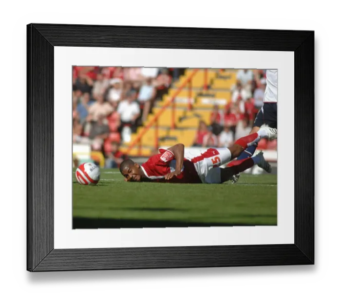 Framed Print : Marvin Elliott V Scunthorpe Utd Framed Print : Marvin Elliott V Scunthorpe Utd