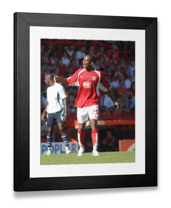 Framed Print : Football Rivals Clash: Marvin Elliott vs Scunthorpe Utd (Bristol City vs Scunthorpe Utd) Framed Print : Football Rivals Clash: Marvin Elliott vs Scunthorpe Utd (Bristol City vs Scunthorpe Utd)