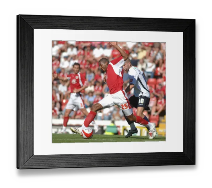 Framed Print : Championship Showdown: Marvin Elliott vs Scunthorpe Utd (Bristol City vs Scunthorpe Utd) Framed Print : Championship Showdown: Marvin Elliott vs Scunthorpe Utd (Bristol City vs Scunthorpe Utd)