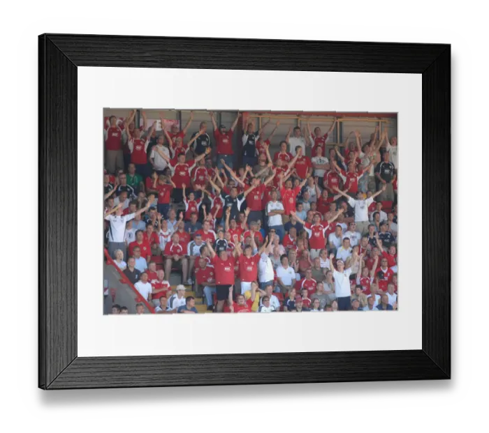 Framed Print : Bristol City vs Scunthorpe United: Season 07-08 - A Football Rivalry Framed Print : Bristol City vs Scunthorpe United: Season 07-08 - A Football Rivalry