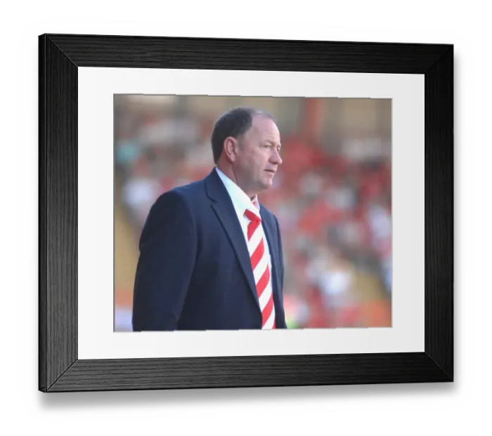 Framed Print : Gary Johnson Leads Scunthorpe Utd Against Bristol City Framed Print : Gary Johnson Leads Scunthorpe Utd Against Bristol City