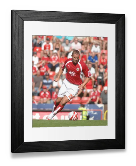 Framed Print : Intense Battle: Lee Trundle vs Scunthorpe United (Bristol City vs Scunthorpe Utd) Framed Print : Intense Battle: Lee Trundle vs Scunthorpe United (Bristol City vs Scunthorpe Utd)