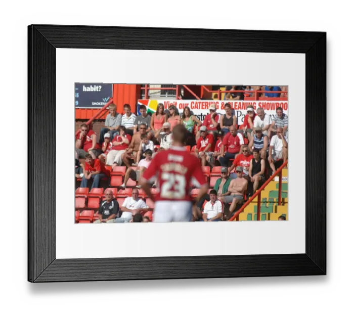 Framed Print : A Fierce Rivalry: Lee Trundle vs Scunthorpe United (Bristol City vs Scunthorpe Utd) Framed Print : A Fierce Rivalry: Lee Trundle vs Scunthorpe United (Bristol City vs Scunthorpe Utd)