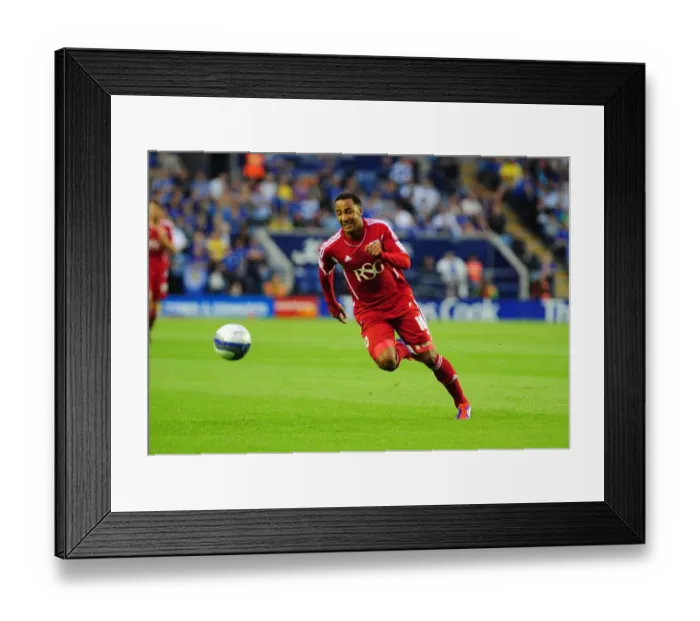 Framed Print : Tense Championship Showdown: Nicky Maynard vs. Leicester City, August 2011 (Editorial Use Only) Framed Print : Tense Championship Showdown: Nicky Maynard vs. Leicester City, August 2011 (Editorial Use Only)