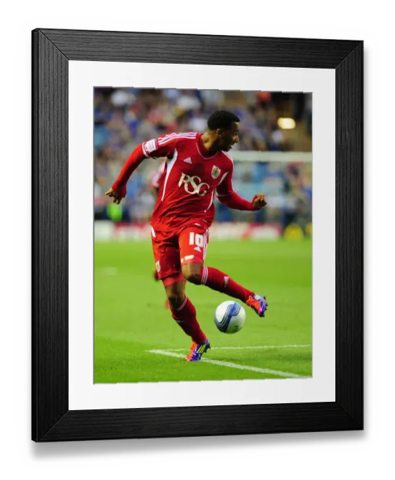 Framed Print : Championship Showdown: Nicky Maynard vs. Leicester City at King Power Stadium, August 2011 Framed Print : Championship Showdown: Nicky Maynard vs. Leicester City at King Power Stadium, August 2011
