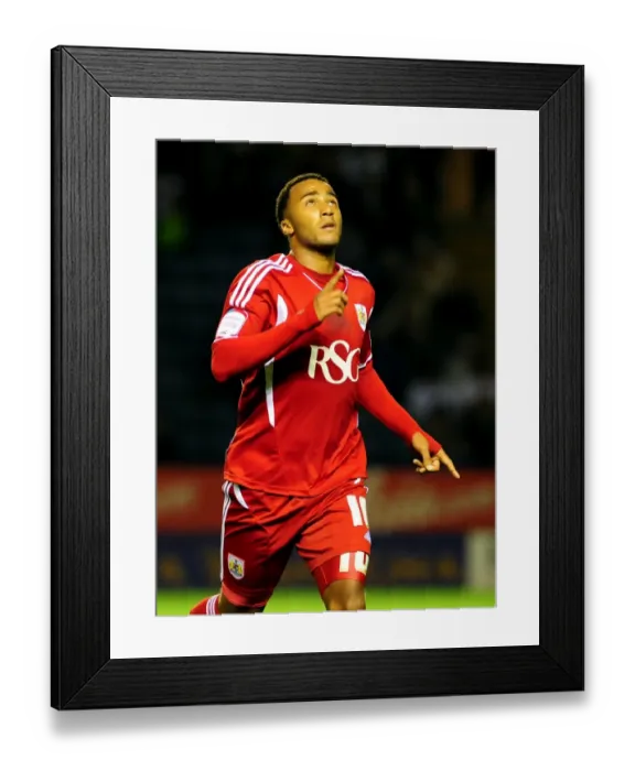 Framed Print : Nicky Maynard's Double: Championship Showdown Between Leicester City and Bristol City (06-08-2011) Framed Print : Nicky Maynard's Double: Championship Showdown Between Leicester City and Bristol City (06-08-2011)