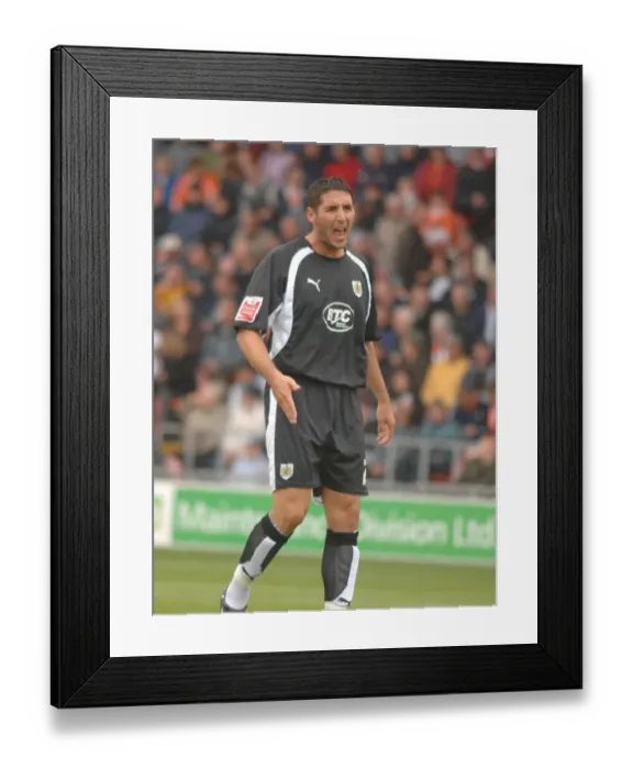 Framed Print : Bradley Orr: Blackpool vs. Bristol City Framed Print : Bradley Orr: Blackpool vs. Bristol City