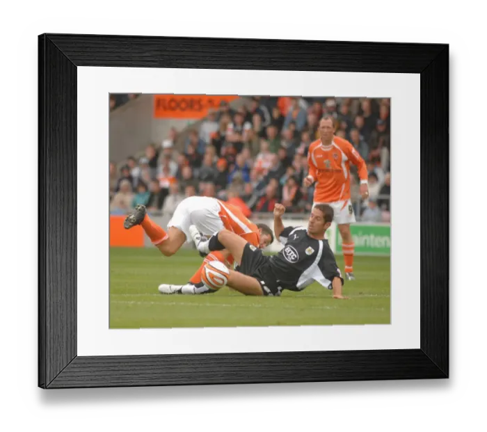 Framed Print : Alex Russell in Action: Blackpool vs. Bristol City Framed Print : Alex Russell in Action: Blackpool vs. Bristol City