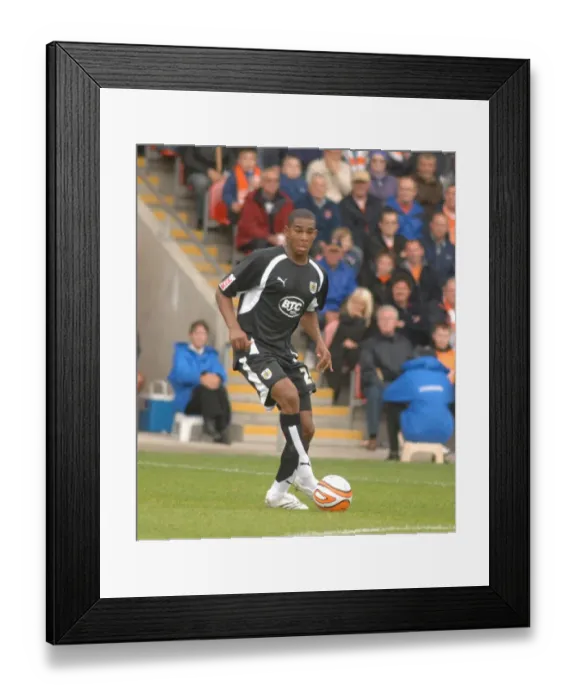 Framed Print : Marvin Elliott in Action: Bristol City vs. Blackpool Framed Print : Marvin Elliott in Action: Bristol City vs. Blackpool
