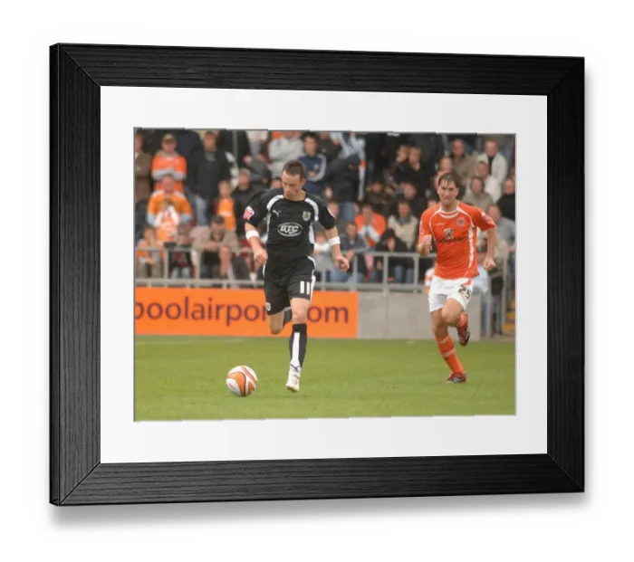 Framed Print : Michael McIndoe in Action for Bristol City Against Blackpool Framed Print : Michael McIndoe in Action for Bristol City Against Blackpool
