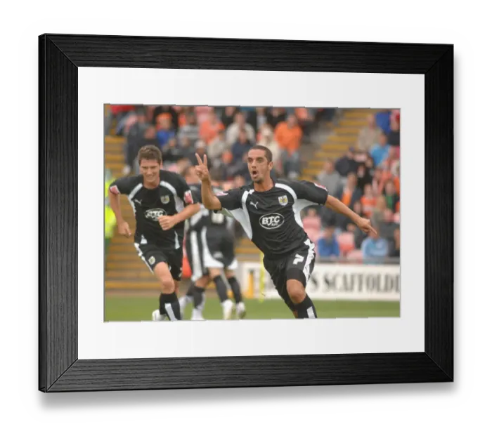 Framed Print : Scott Murray in Action: Blackpool vs. Bristol City Framed Print : Scott Murray in Action: Blackpool vs. Bristol City