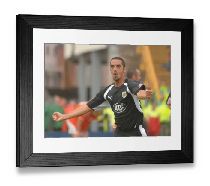 Framed Print : Scott Murray in Action: Blackpool vs. Bristol City Framed Print : Scott Murray in Action: Blackpool vs. Bristol City