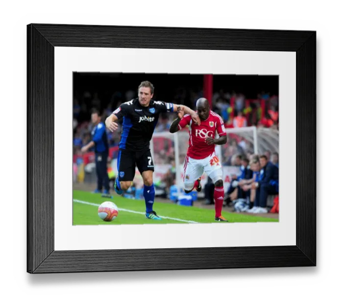 Framed Print : Bristol City vs Portsmouth: Jamal Campbell-Ryce vs Liam Lawrence Battle in 2008 Championship Match Framed Print : Bristol City vs Portsmouth: Jamal Campbell-Ryce vs Liam Lawrence Battle in 2008 Championship Match