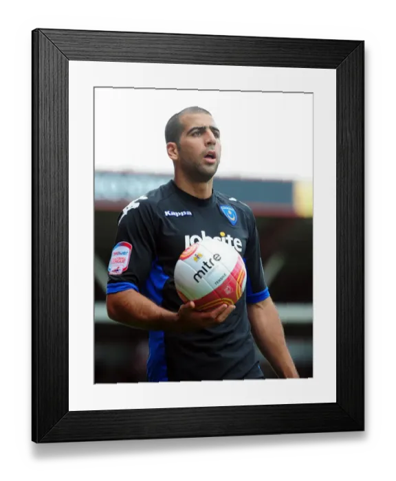 Framed Print : Tal Ben Haim in Championship Clash: Bristol City vs Portsmouth (2008-11)