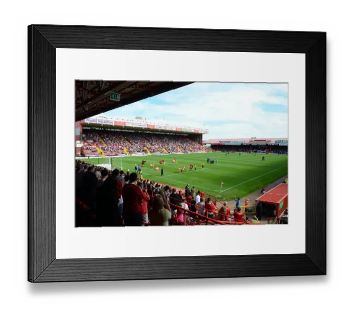Framed Print : Bristol City vs Portsmouth: A Football Rivalry - Season 11-12