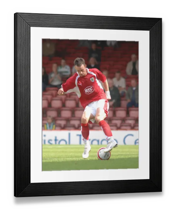 Framed Print : Michael McIndoe in Focus: Pre-Season Training with Bristol City FC