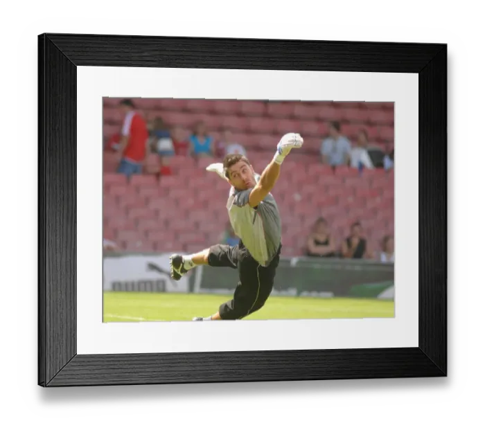 Framed Print : Basso in Focus: Intense Training with Bristol City FC (07-08) Framed Print : Basso in Focus: Intense Training with Bristol City FC (07-08)
