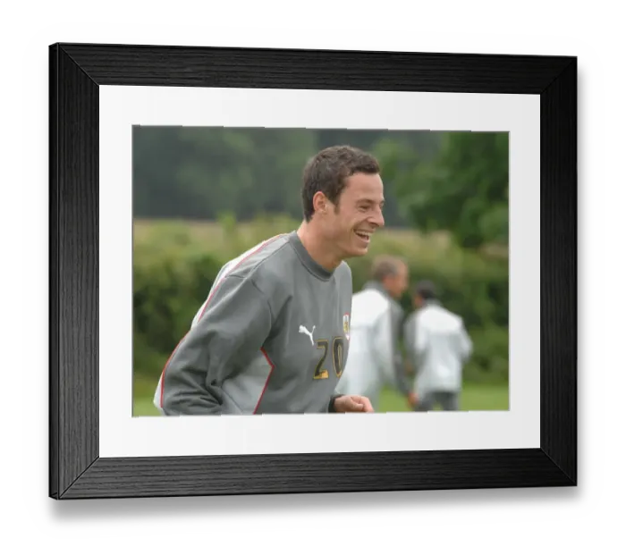 Framed Print : Chris Weale: Intense Training with Bristol City FC (2007-08) Framed Print : Chris Weale: Intense Training with Bristol City FC (2007-08)