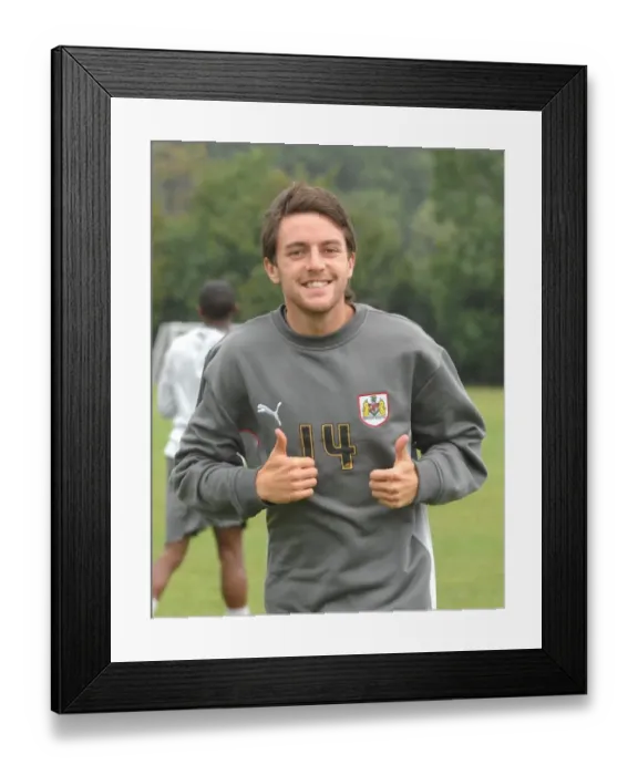 Framed Print : Bristol City FC: Cole Skuse in Focus - Training, 07-08 Framed Print : Bristol City FC: Cole Skuse in Focus - Training, 07-08