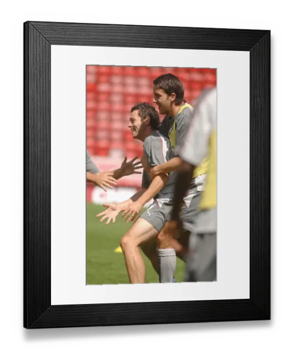 Framed Print : Bristol City FC: Cole Skuse and Ivan Sproule in Training (07-08) Framed Print : Bristol City FC: Cole Skuse and Ivan Sproule in Training (07-08)