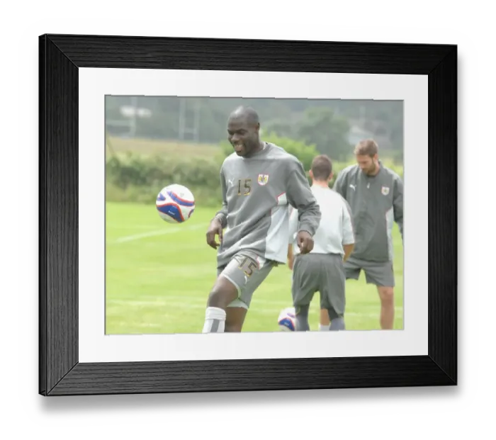 Framed Print : Bristol City Football Club: Enoch Showunmi in Deep Focus during 07-08 Training