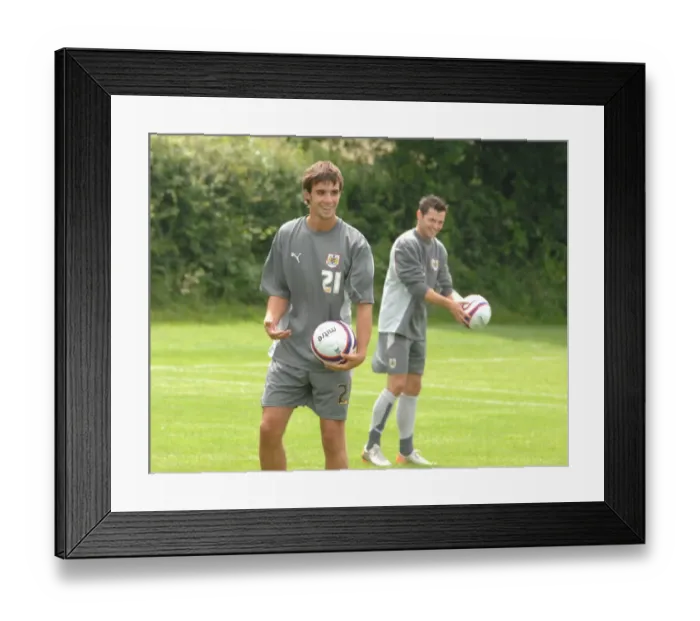 Framed Print : Frankie Artus: Intense Training with Bristol City FC (07-08)