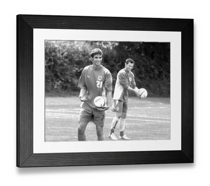 Framed Print : Frankie Artus: Training Intensely with Bristol City FC (07-08) Framed Print : Frankie Artus: Training Intensely with Bristol City FC (07-08)