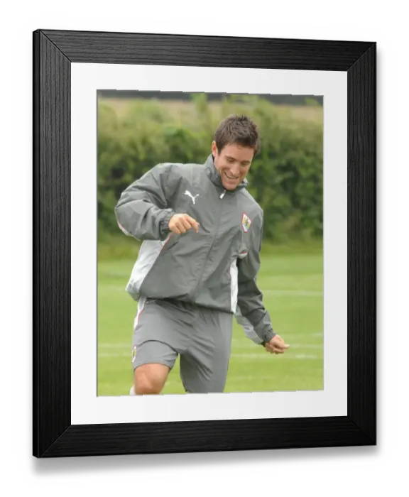 Framed Print : Lee Johnson in Action: Training with Bristol City FC (07-08) Framed Print : Lee Johnson in Action: Training with Bristol City FC (07-08)