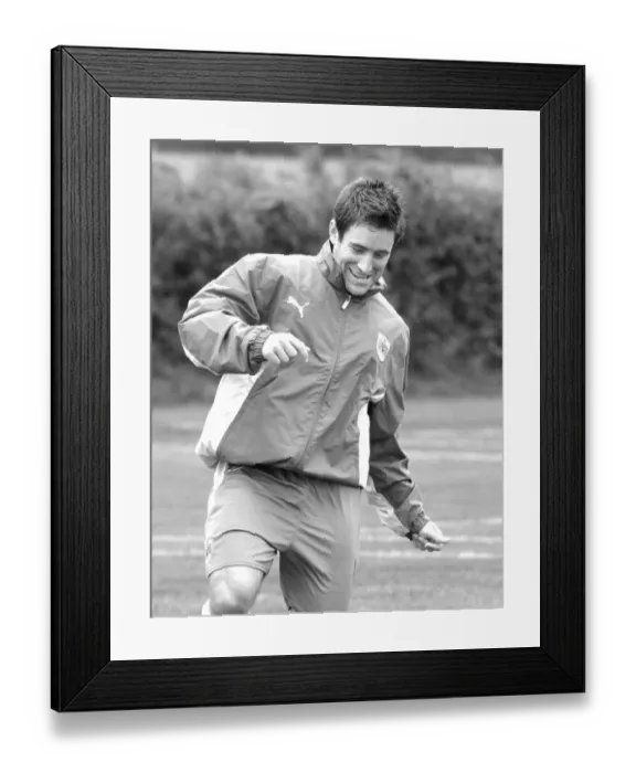 Framed Print : Lee Johnson
