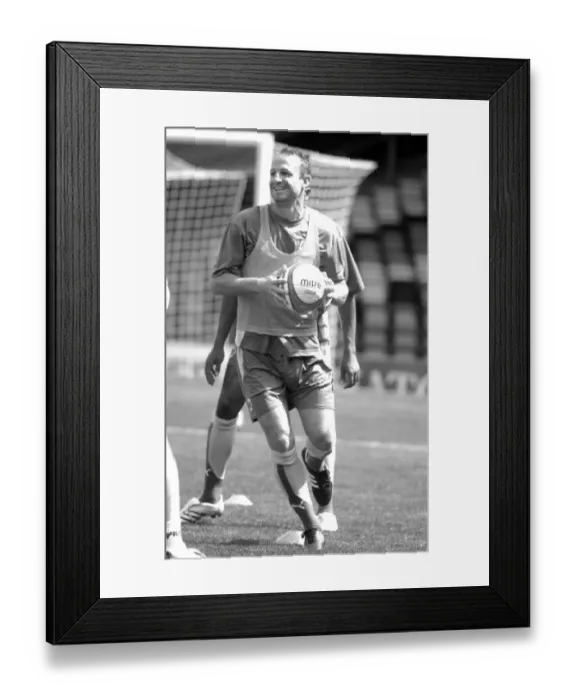 Framed Print : Intense Training: Louis Carey with Bristol City FC (2007-08)