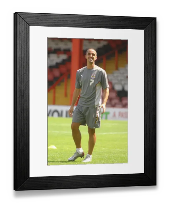 Framed Print : Scott Murray in Training: Bristol City Football Club, 07-08 Season Framed Print : Scott Murray in Training: Bristol City Football Club, 07-08 Season