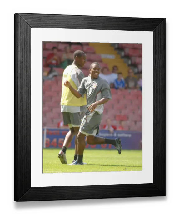 Framed Print : Bristol City FC: Training Intensity with Tristan Plummer (07-08)