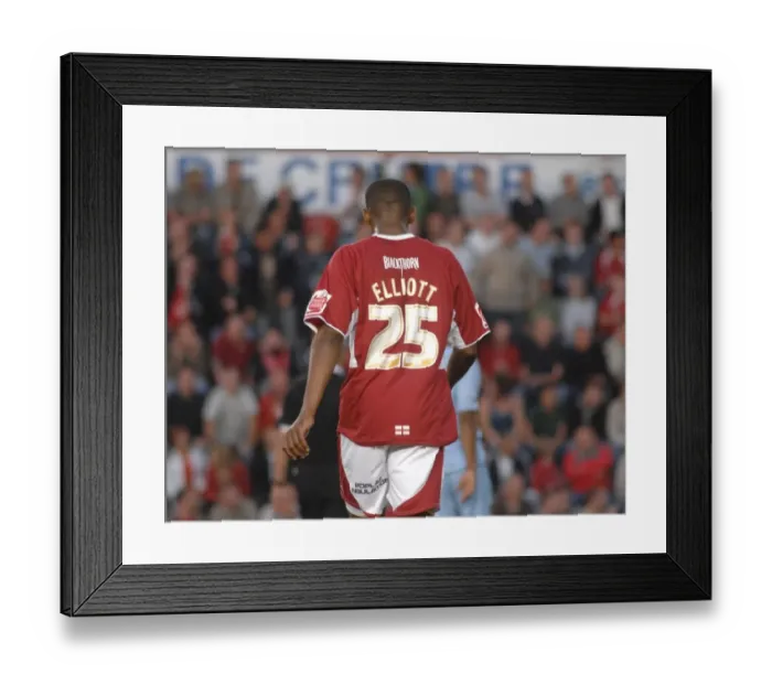 Framed Print : Marvin Elliott: A Star Performance Against Manchester City (Bristol City vs Manchester City) Framed Print : Marvin Elliott: A Star Performance Against Manchester City (Bristol City vs Manchester City)