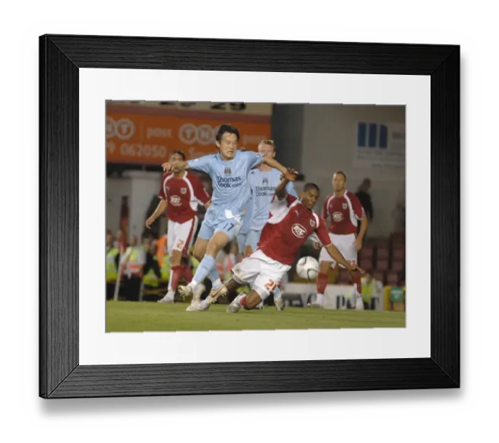 Framed Print : Marvin Elliott Shines: A Standout Performance Against Manchester City (Bristol City vs. Manchester City)