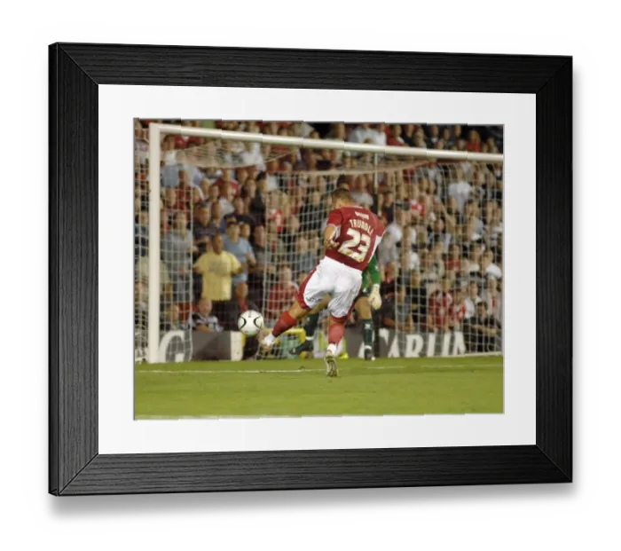 Framed Print : Lee Trundle-Manchester City
