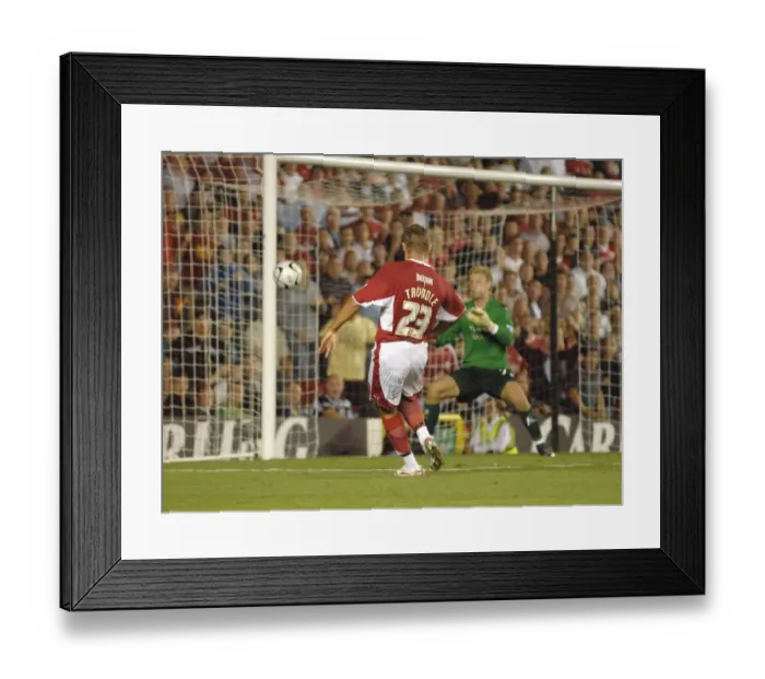 Framed Print : Lee Trundle vs Manchester City: A Former Player's Battle (Bristol City vs Manchester City) Framed Print : Lee Trundle vs Manchester City: A Former Player's Battle (Bristol City vs Manchester City)