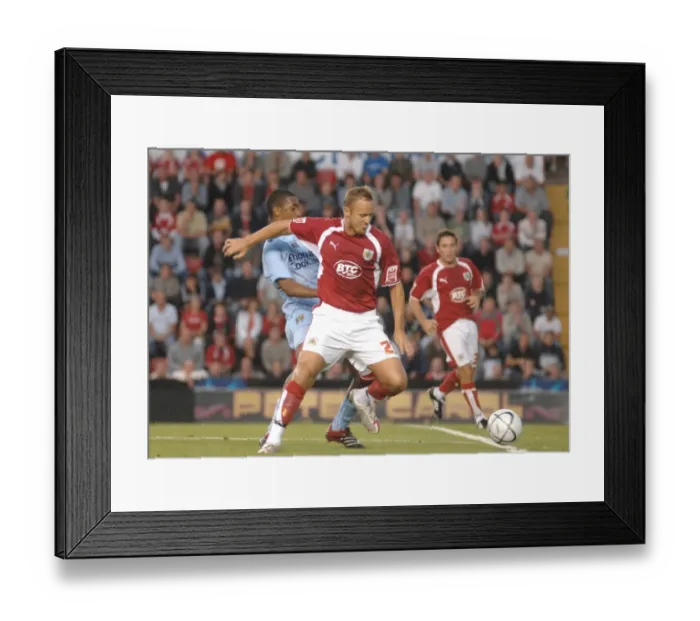 Framed Print : Lee Trundle's Past Glory: A Riveting Battle - Bristol City vs Manchester City
