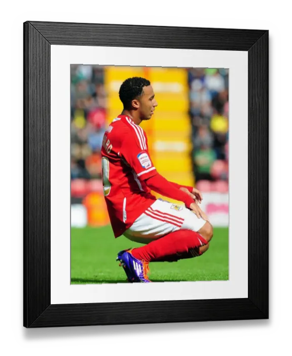 Framed Print : Bristol City's Nicky Maynard in Championship Clash Against Brighton (10-09-2011) Framed Print : Bristol City's Nicky Maynard in Championship Clash Against Brighton (10-09-2011)