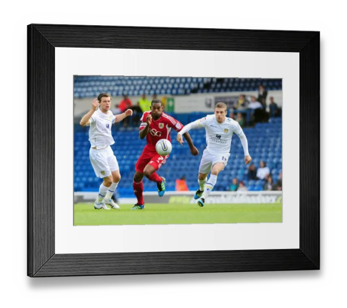 Framed Print : Battling for Supremacy: Marvin Elliott vs. Adam Clayton in Leeds United vs. Bristol City (16 / 09 / 2011) Framed Print : Battling for Supremacy: Marvin Elliott vs. Adam Clayton in Leeds United vs. Bristol City (16 / 09 / 2011)