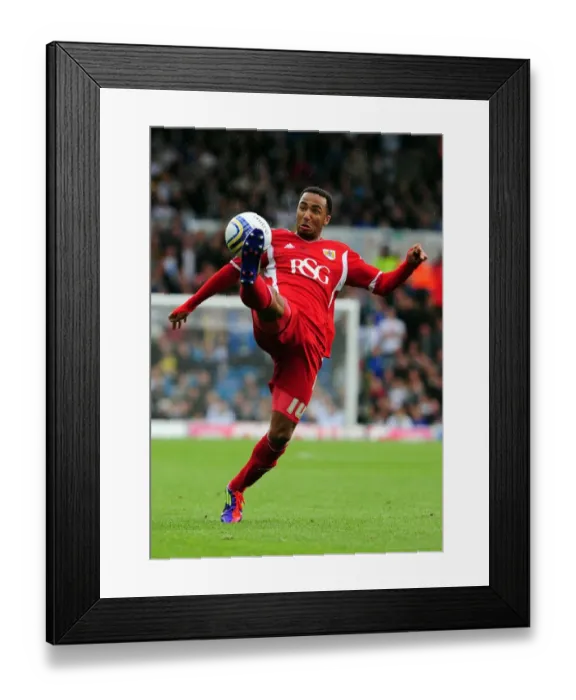 Framed Print : Nicky Maynard of Bristol City Faces Off Against Leeds United in the League Cup, 16th September 2011