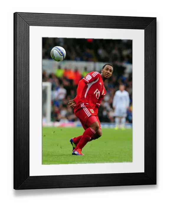 Framed Print : Nicky Maynard of Bristol City in Action against Leeds United, League Cup Match, September 16, 2011 Framed Print : Nicky Maynard of Bristol City in Action against Leeds United, League Cup Match, September 16, 2011