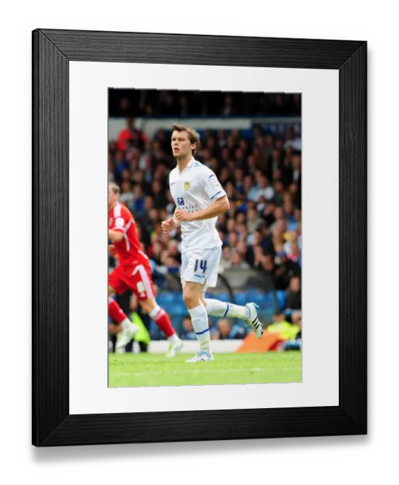 Framed Print : Leeds United vs. Bristol City - Jonathan Howson in Action, League Cup 16th September 2011 Framed Print : Leeds United vs. Bristol City - Jonathan Howson in Action, League Cup 16th September 2011