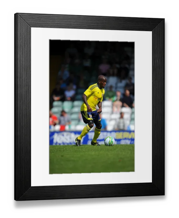 Framed Print : Bristol City vs Yeovil: A Football Clash - Season 11-12 Framed Print : Bristol City vs Yeovil: A Football Clash - Season 11-12