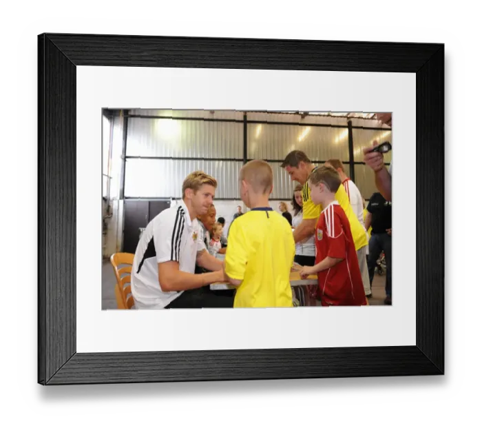 Framed Print : Bristol City Football Club: Jon Stead Signing Autographs at Npower Championship Open Day, Ashton Gate Framed Print : Bristol City Football Club: Jon Stead Signing Autographs at Npower Championship Open Day, Ashton Gate