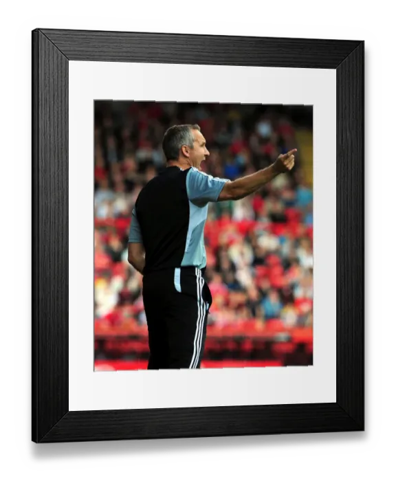 Framed Print : Keith Millen and Bristol City Fight for Championship Victory against Hull City at Ashton Gate, September 24, 2011 Framed Print : Keith Millen and Bristol City Fight for Championship Victory against Hull City at Ashton Gate, September 24, 2011