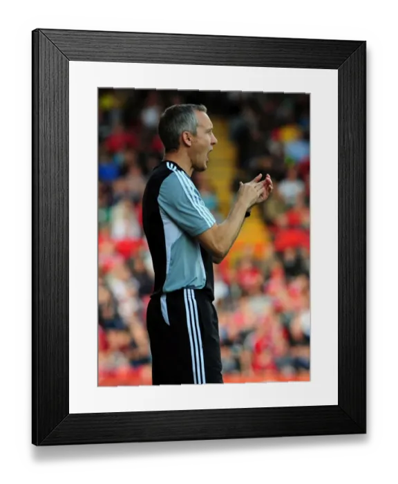 Framed Print : Keith Millen and Bristol City Take on Hull City in Championship Clash at Ashton Gate Stadium (September 24, 2011) Framed Print : Keith Millen and Bristol City Take on Hull City in Championship Clash at Ashton Gate Stadium (September 24, 2011)
