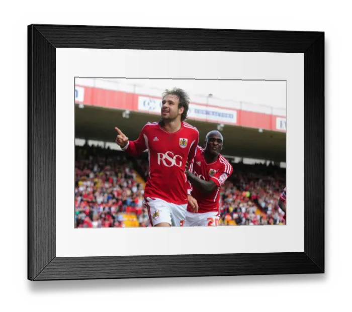 Framed Print : Brett Pitman's Dramatic Equalizer: A Championship Thriller at Ashton Gate - September 2011 (Bristol City vs. Hull City)