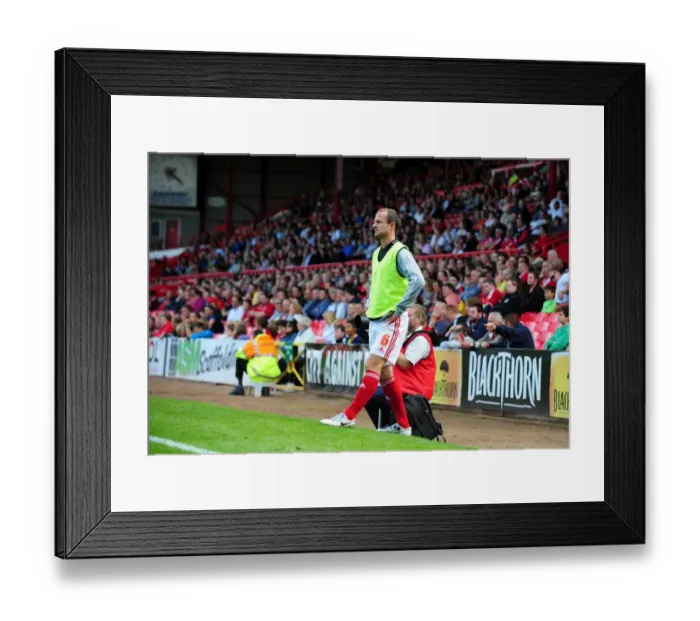 Framed Print : Bristol City's Louis Carey Focused during Championship Match against Hull City at Ashton Gate Stadium (September 24, 2011) Framed Print : Bristol City's Louis Carey Focused during Championship Match against Hull City at Ashton Gate Stadium (September 24, 2011)