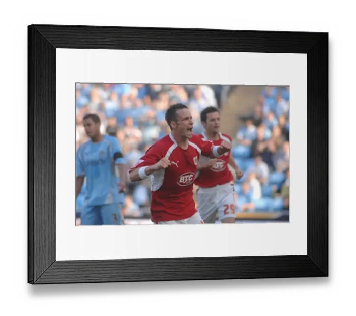 Framed Print : Michael McIndoe in Action: Coventry City vs. Bristol City