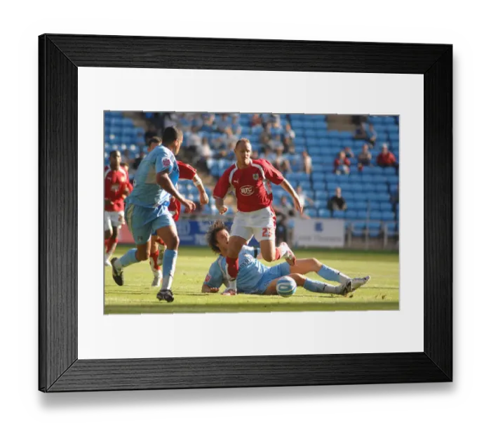 Framed Print : Football Rivalry: Lee Trundle in Action - Coventry City vs. Bristol City